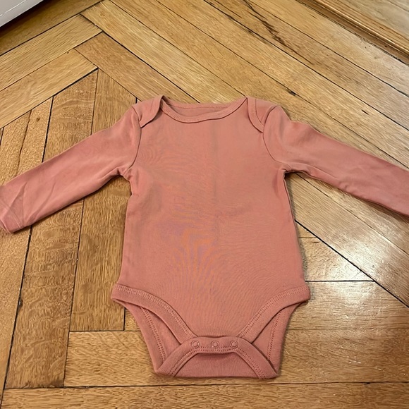 NWOT Size 3-6M Cloud Island Onesie - Picture 1 of 3